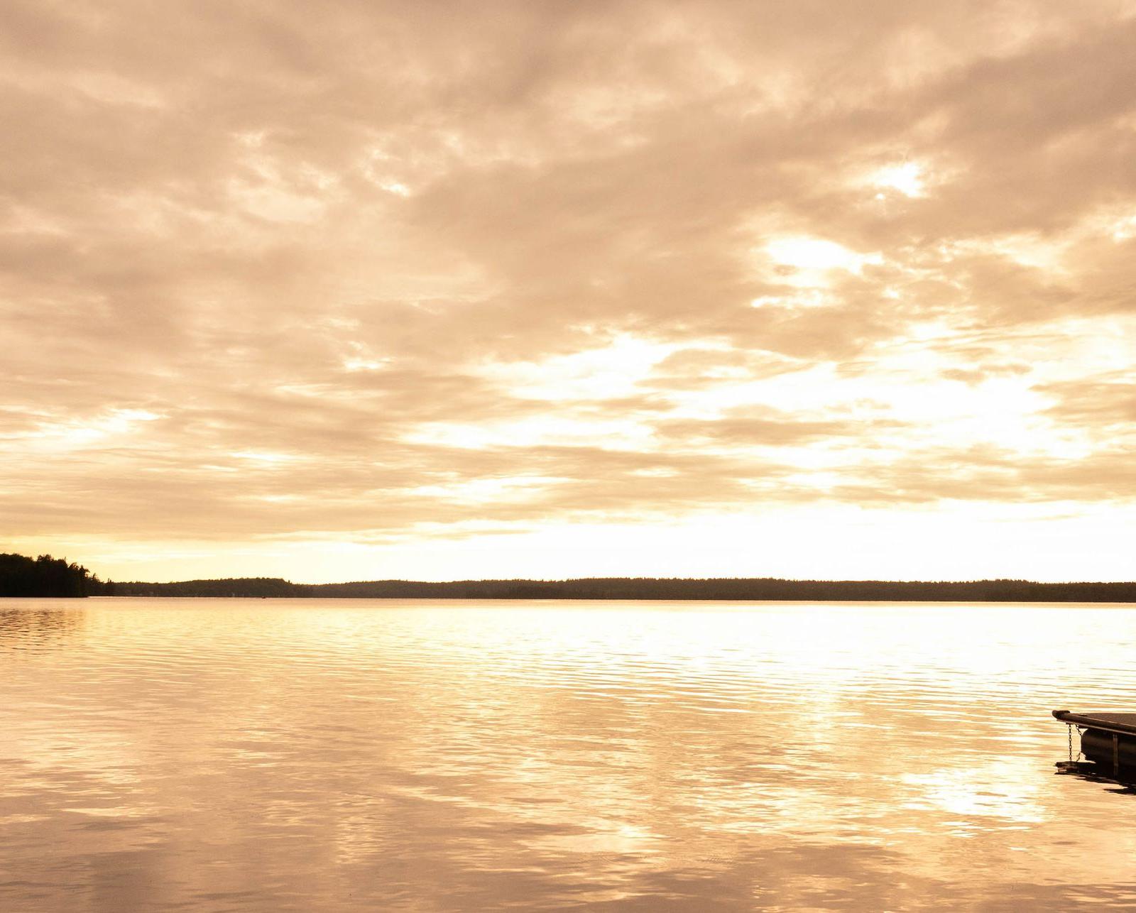 Tomiko Lake panoramic view