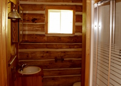 Cabin 5 - Bathroom