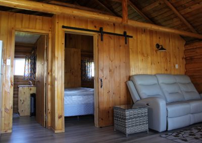 Cabin 4 - Barn door